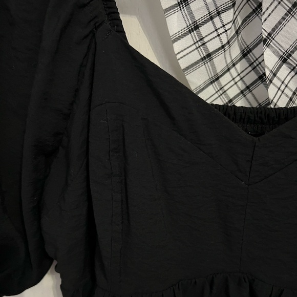 Black Puff Sleeve Sweetheart Neckline, Smocked back, Nine West, Medium, like new - Picture 6 of 8